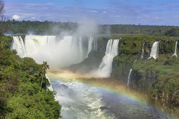 世界遺産のイグアスの滝