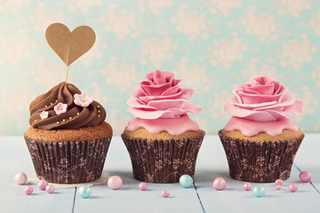 Naklejki  Cupcakes with heart cakepick