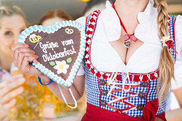 Oktoberfest Frauen Herz