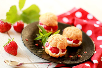 Choux à la crème fraise et mascarpone 1