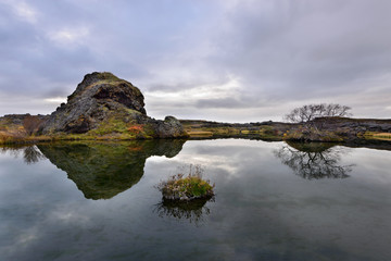 A serenidade e beleza natural da Islandia e os seus lagos