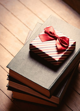 gift and books