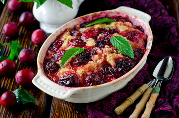 Cake with plums and caramel