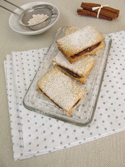 Gefüllte Doppelkekse mit Schoko-Zimt-Creme