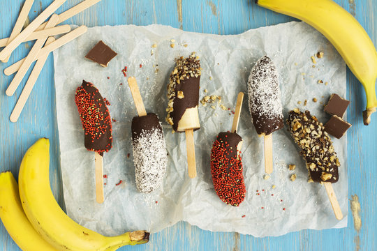 Frozen Banana Popsicles