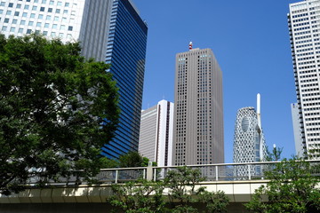 Fototapeta premium 梅雨明けした都市風景