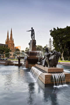 Sy HP Fountain Mary Vert sunset