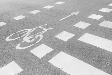 Marking bicycle paths and pedestrian crossing