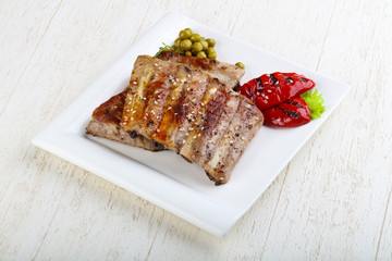 Grilled pork ribs