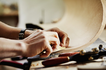 A furniture workshop making bespoke contemporary furniture pieces using traditional skills in modern design. 
