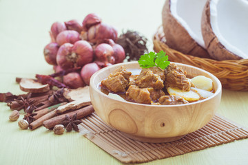 Beef massaman