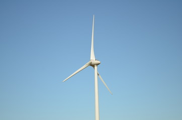 Parc &eacute;olien dans la plaine de Caen (R&eacute;gion de Caen-Normandie)