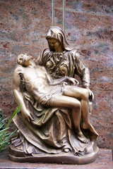 Maria mit dem toten Jesus