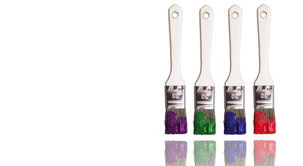 Pinsel mit unterschiedlichen Farben 