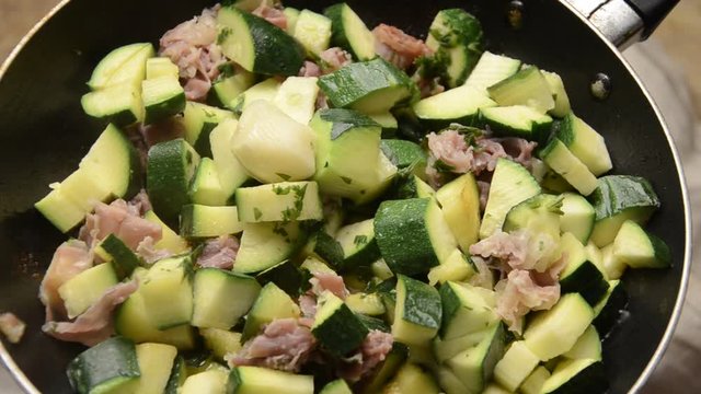 Sakız kabağı Cucurbita pepo thực vật c&oacute; hoa Dynia zwyczajna Sierpompoen Zucchine Тыква обыкновенная Zucchini