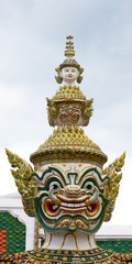 Fototapeta premium Wat Phra Kaew, Beautiful temple Bangkok in Thailand.