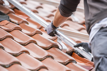 Solardach - Schienen anbringen 