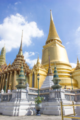 Fototapeta na wymiar Wat Phra Kaeo grand palace in Bangkok of Thailand.
