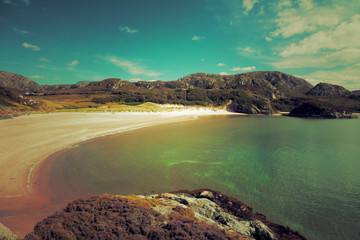 Plakaty  Plaża Highlands w Szkocji: szkocki krajobraz w stylu vintage