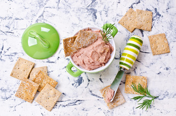 Liver pate with crisps