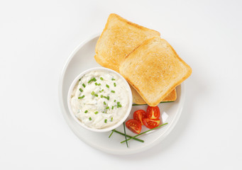 toasted bread and chives spread
