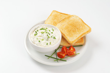 toasted bread and chives spread