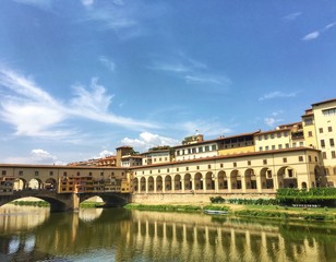 Obraz premium vue du célèbre Ponte Vecchio à Florence en Italie