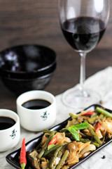 Chinese noodles with vegetables and sauce