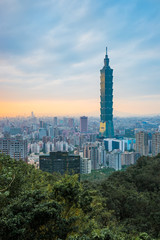 Fototapeta na wymiar Sunset view of Taipei city skyline in Taiwan