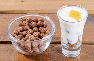 Yogurt and cereal
