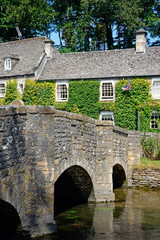 Stone bridge and cottages, Bibury.