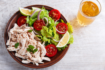 chicken white meat breast with lettuce tomato