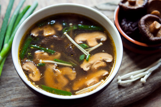 Shiitake And Enoki  Mushroom Chinese Soup