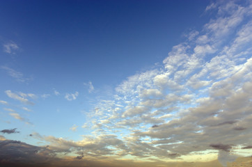 Obraz premium Sky background with cloudy scene (Summer day sky) for graphic us