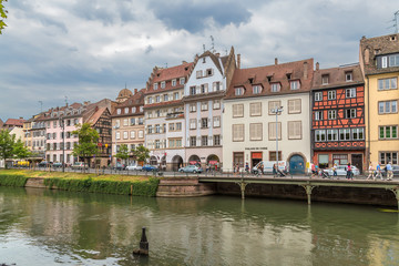 Fototapeta na wymiar Strasbourg, France. View Ill river embankment