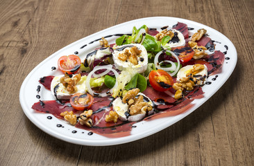 Ensalada de cecina.
