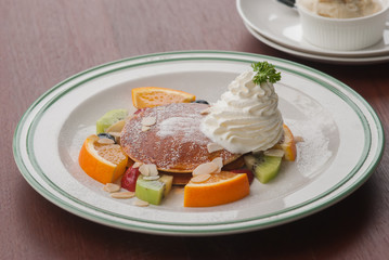 Dessert : Pancakes with tropical fruits
