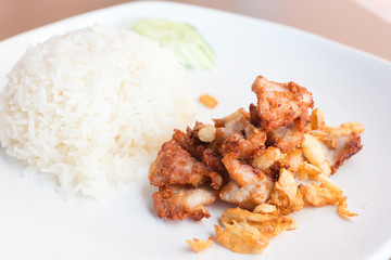 Pork stir-fried with garlic and peppercorns