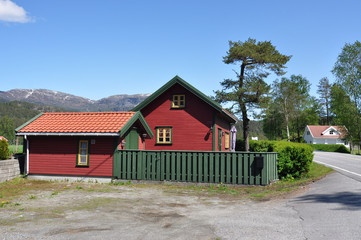 Fototapeta na wymiar red house in Norway