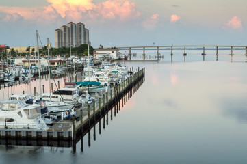 Fototapeta premium Downtown Fort Myers Florida at Sunrise from the Edison Bridge