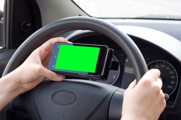  using mobile phone car