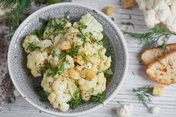 Cauliflower cooked with oil and herbs