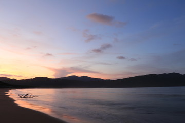 夕焼けの海岸　日南海岸石波海岸