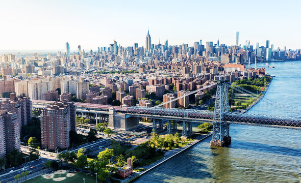 Williamsburg Bridge Over The East River In Manhattan, NY