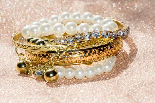 Fashion Pearl Bracelets