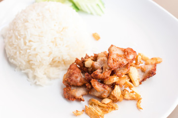 Pork stir-fried with garlic and peppercorns