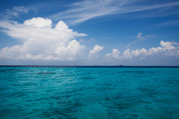 Fototapeta na wymiar beautiful sky under tropical sea