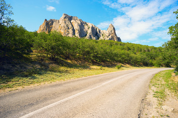 The road along the mountain Parsuk-Kai