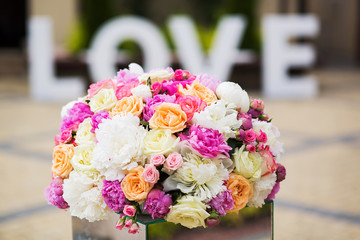 Bouquet of Beautiful Pink Roses, shallow DOF, selective focus