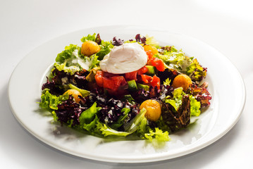 salad with cherry tomatoes
